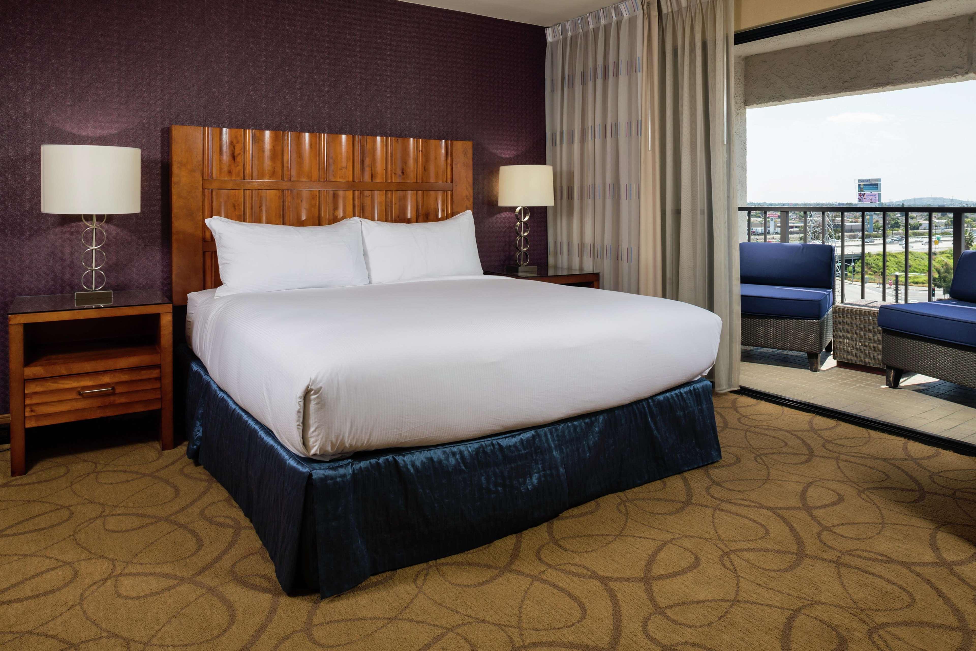 Doubletree By Hilton Carson Hotel Kültér fotó